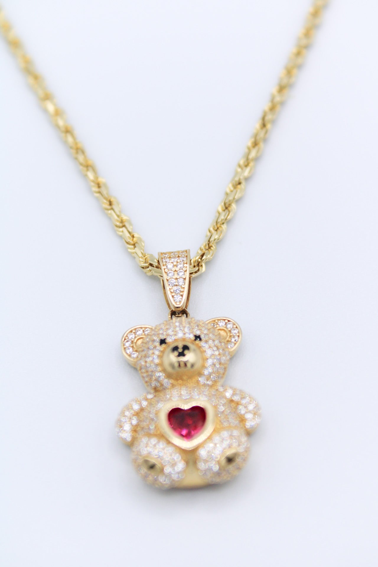 SOLID ROPE CHAIN WITH BEAR PENDANT